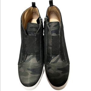 Linea Paolo Felicia Wedge Sneaker - Camo